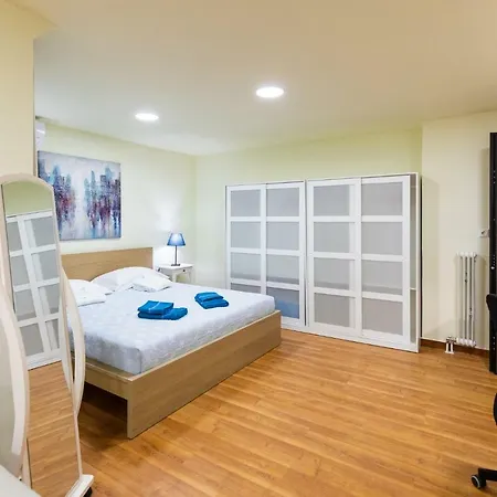 Athens Kyniska Studio-2